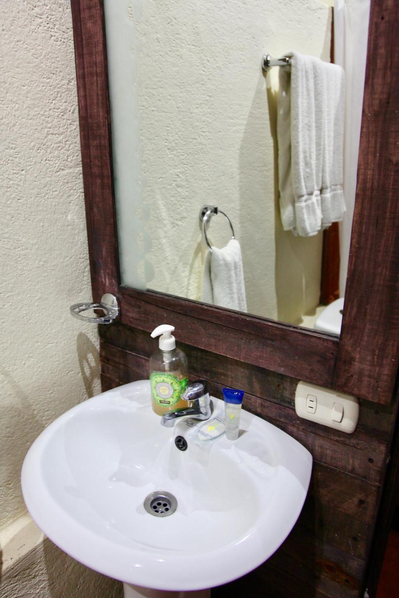 Hostal Antigueeno Antigua Εξωτερικό φωτογραφία