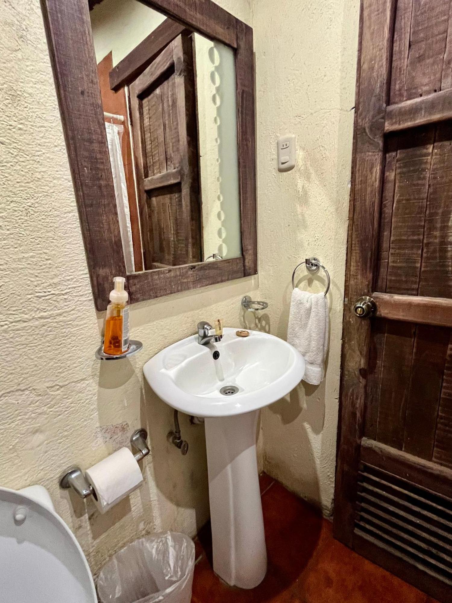 Hostal Antigueeno Antigua Εξωτερικό φωτογραφία