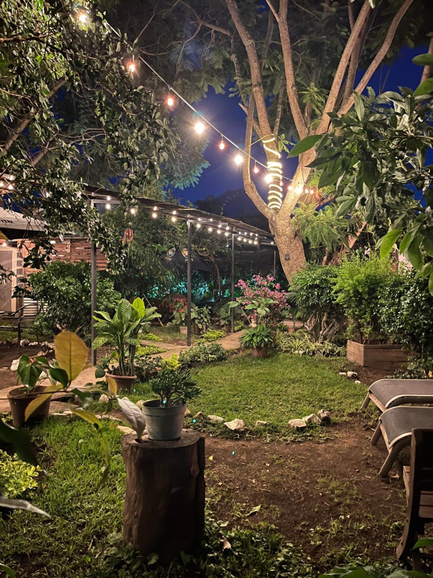 Hostal Antigueeno Antigua Εξωτερικό φωτογραφία