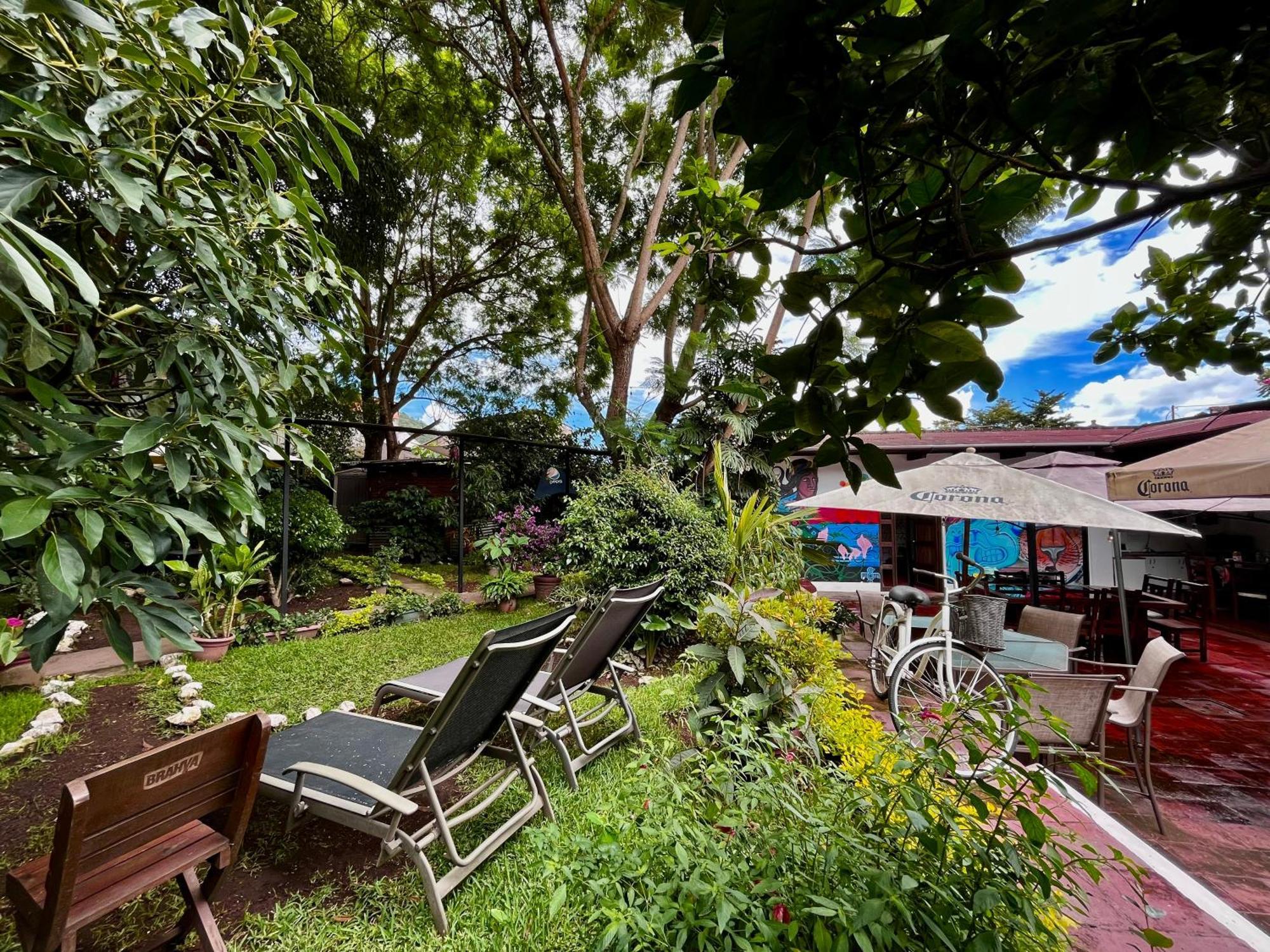 Hostal Antigueeno Antigua Εξωτερικό φωτογραφία